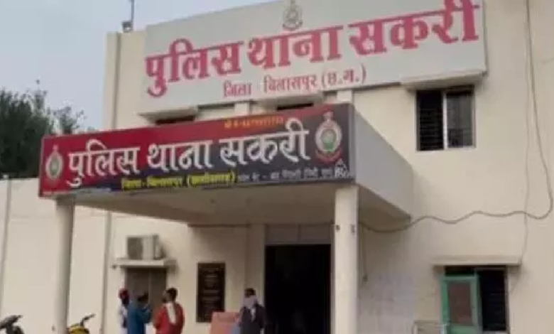 CG : लॉकअप में बंद हिस्ट्रीशीटर हुआ Instagram में Live, खुद को बिलासपुर का किंग बताया …