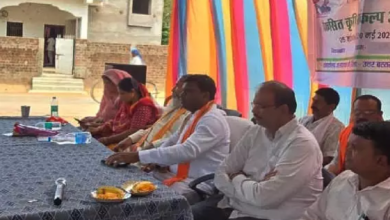 CG : सांसद से किसानों की पीड़ा नहीं देखी गई, अधिकारी को कार्यक्रम में ही लगा दी फटकार …