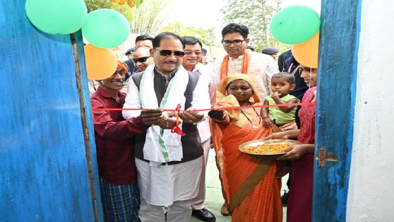 CG : लेमरू में सीएम साय ने धरम सिंह के नए आवास में कराया गृह प्रवेश …