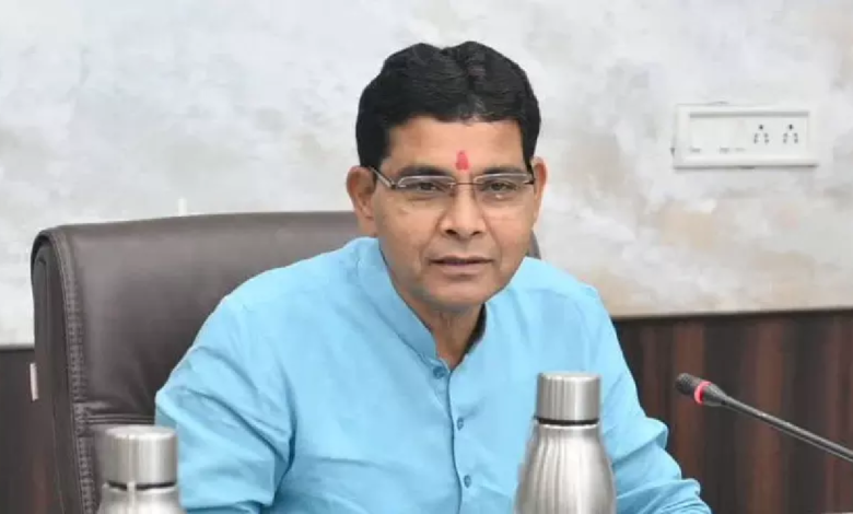 CG : राजस्व मंत्री टंकराम वर्मा ने छोड़ा पायलट-फॉलो वाहनों का काफिला …