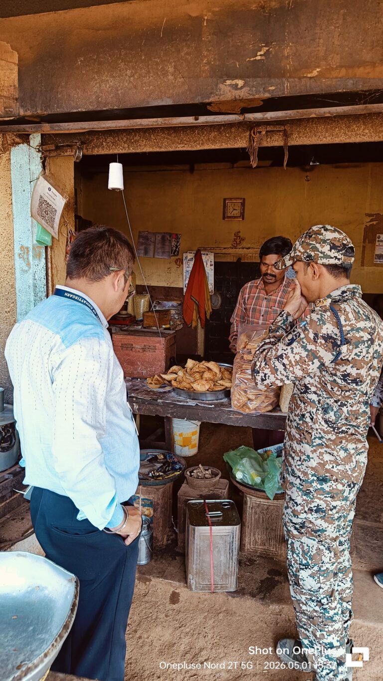 खैरागढ़ में खाद्य सुरक्षा विभाग की कार्रवाई, मिठाई-नमकीन और चुस्की के 03 नमूने लिए गए