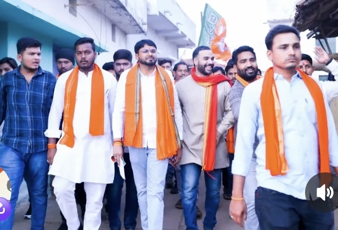 घुमका चुनाव में भाजयुमो ने ठोंकी ताल , किरण सहित पार्षदों के पक्ष में किया जनसम्पर्क
