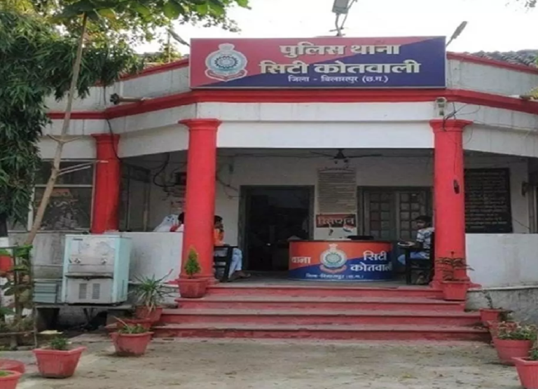 CG: बुजुर्ग से गाली-गलौज और धमकी का मामला, मोहल्ले में तनाव …