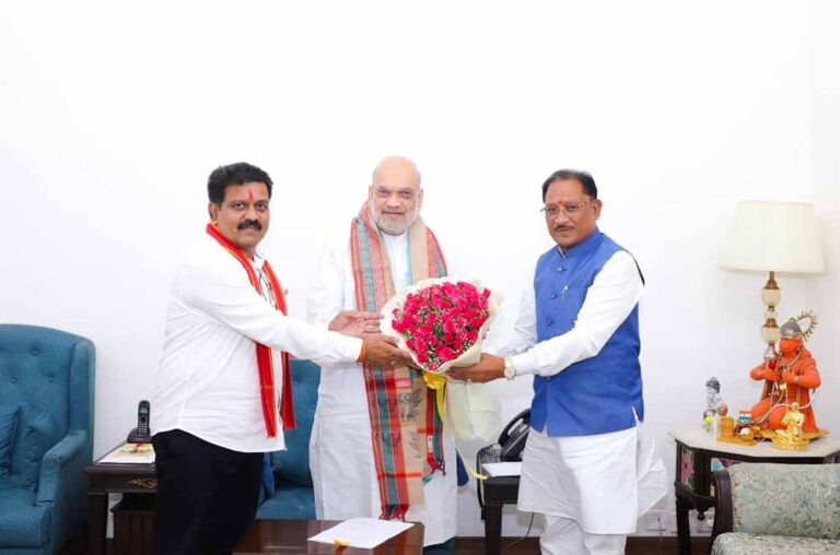 Shah-2.jpg