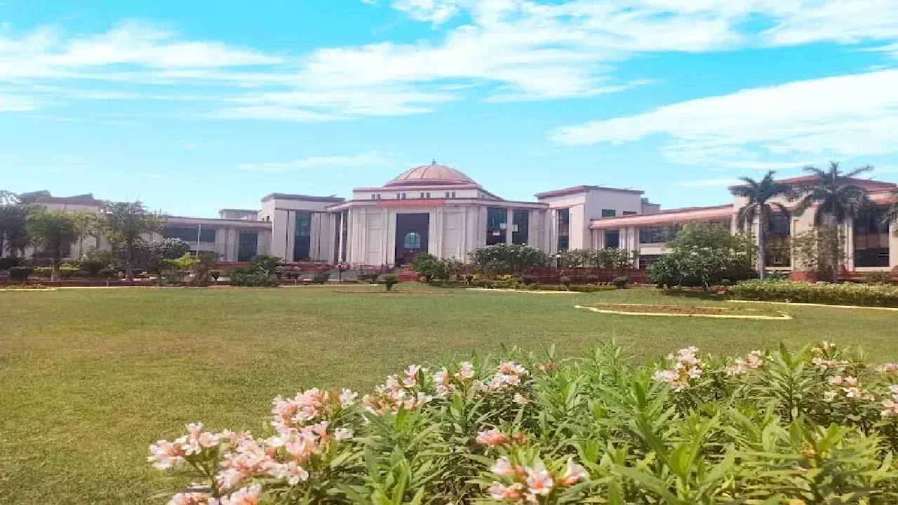 CG : गर्भपात के बाद अगले महीने दोबारा प्रेग्नेंट हुई महिला कर्मचारी, मातृत्व अवकाश देने के निर्देश …