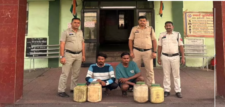 CG : पुलिस ने जंगल में मारी रेड, महुआ शराब बनाते दो आरोपी गिरफ्तार …