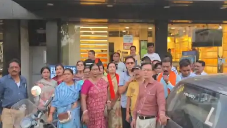 राजनांदगांव : हिंदू जागरण मंच ने किया प्रदर्शन, हिंदू विरोधी गतिविधियों का लगाया आरोप …