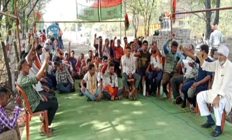राजनांदगांव : विभिन्न मांगों को लेकर श्रमिकों ने किया धरना-प्रदर्शन और नारेबाजी …