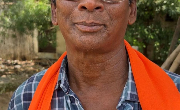 CG : खुशहाली की नई पौध- समय पर खाद-बीज मिलने से दंडवन के किसान रुद्रेश्वर के हौसलों को लगी नई उड़ान