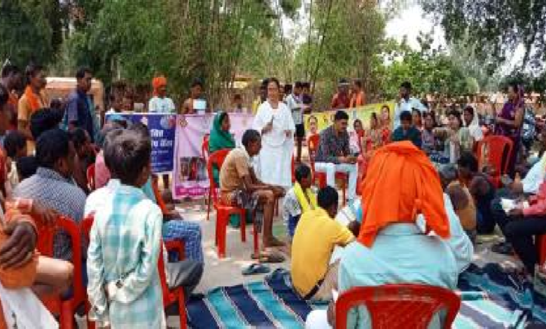 CG : मकर बंधा में जागरूकता शिविर आयोजित, बाल विवाह रोकथाम व महिला सुरक्षा पर दी गई जानकारी…