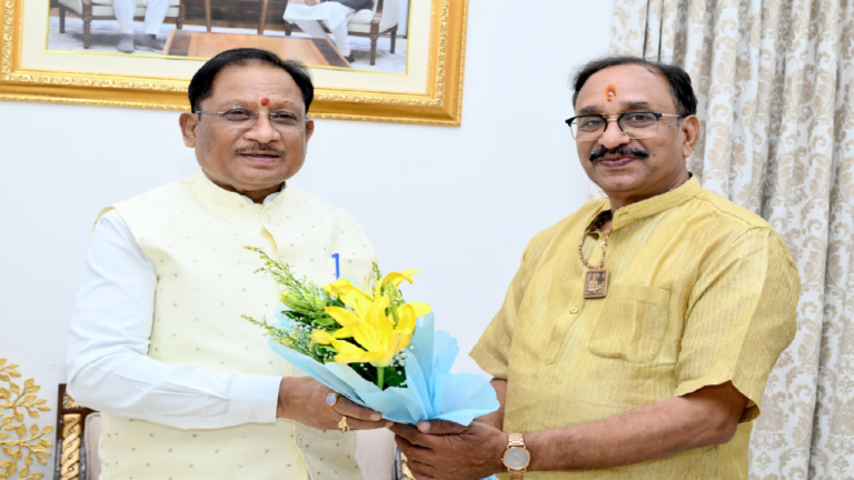 CG : मुख्यमंत्री से छत्तीसगढ़ योग आयोग के नवनियुक्त अध्यक्ष संजय अग्रवाल ने की सौजन्य मुलाकात
