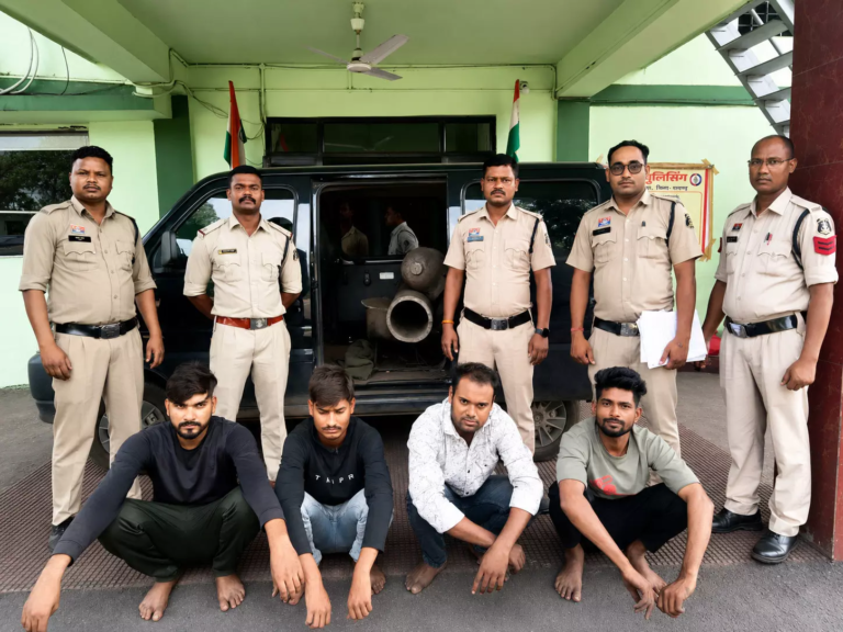 CG : स्टील प्लांट में हुई चोरी का 24 घंटे में खुलासा, जेसीबी ऑपरेटर लोडर चालक समेत 5 गिरफ्तार