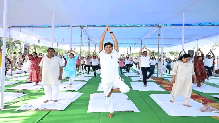 CG : योग हमारी सांस्कृतिक विरासत और स्वस्थ जीवन का आधार है : वित्त मंत्री ओ.पी. चौधरी