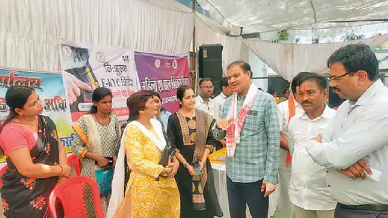 राजनांदगांव : 3 वार्डों से मिले 98 आवेदन श्रमिक कार्ड का वितरण…
