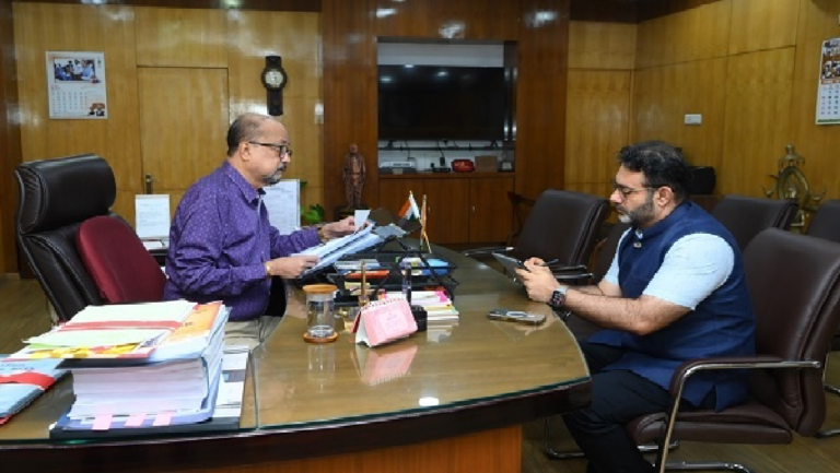 CG : विशेष पिछड़ी जनजातियों के बच्चों की शिक्षा को प्राथमिकता दें- राज्यपाल डेका…