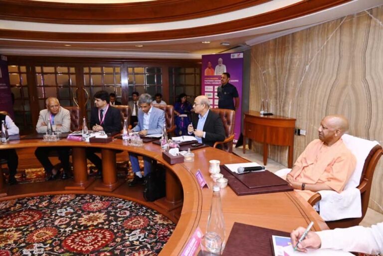 निवेश, टेक्नोलॉजी और इंफ्रास्ट्रक्चर का नया हब बन रहा उत्तर प्रदेश