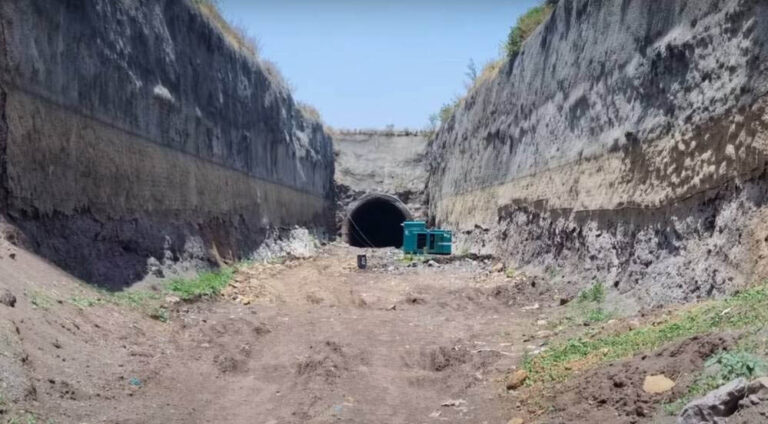 धार की टीही टनल का निर्माण अंतिम चरण में, 60 मीटर काम बाकी और 12 मीटर में ट्रैक बिछा
