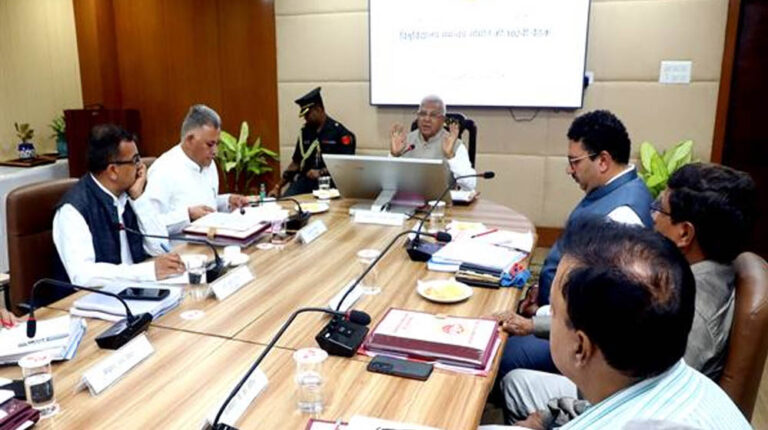 युवाओं को अधिक अवसर मिलना जरूरी, राज्यपाल पटेल बोले- यही विकसित भारत की नींव