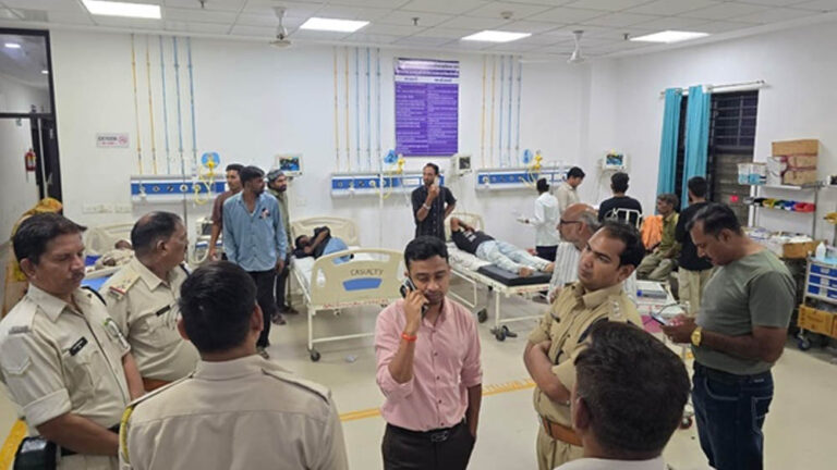 मध्यप्रदेश के रतलाम में मुहर्रम जुलूस में करंट का कहर, हाईटेंशन लाइन की चपेट में आया ताजिया; 3 की मौत, 20+ झुलसे