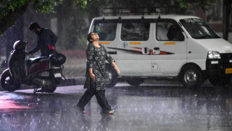 MP Monsoon Update: 43 जिलों में बारिश का अलर्ट जारी, ग्वालियर-चंबल में सबसे आखिर में पहुंचेगा मानसून