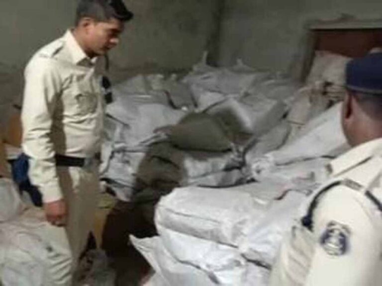 गुटखा फैक्ट्री का खुलासा: डिटर्जेंट पाउडर गोदाम में चल रहा था अवैध कारोबार, पुलिस जांच में जुटी