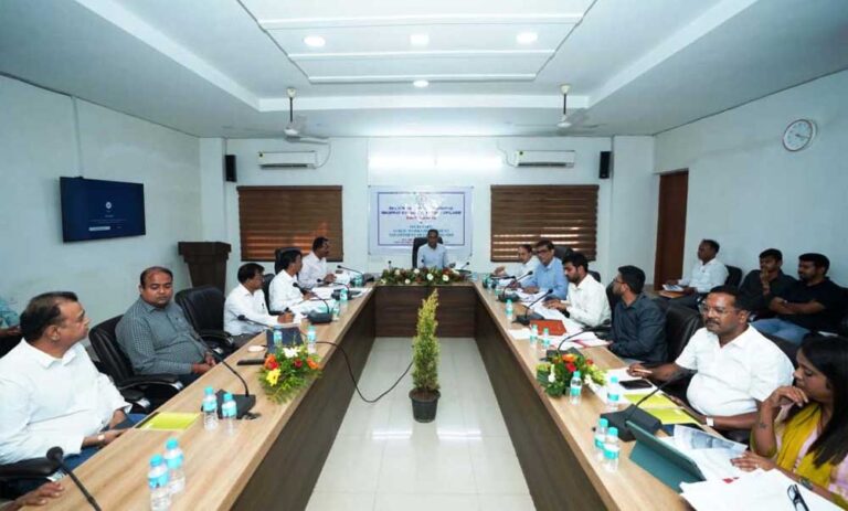 निर्माणाधीन सड़कों पर वैकल्पिक व्यवस्था बनाकर काम करने के दिए निर्देश ताकि बरसात में लोगों को न हो परेशानी