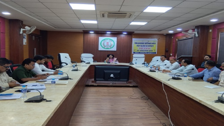 CG : दिव्यांग बच्चों के चिन्हांकन हेतु व्यापक सर्वेक्षण, कलेक्ट्रेट में बैठक सह कार्यशाला आयोजित …