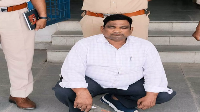 CG : पंचायत सचिव गिरफ्तार, फर्जी दस्तावेज दिखाकर बेच दिया था जमीन …