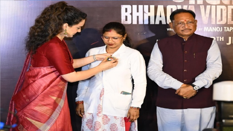CG : ‘भारत भाग्य विधाता’ की प्री-लॉन्च स्क्रीनिंग में पहुंचे मुख्यमंत्री साय, कंगना रनौत ने जताया आभार …