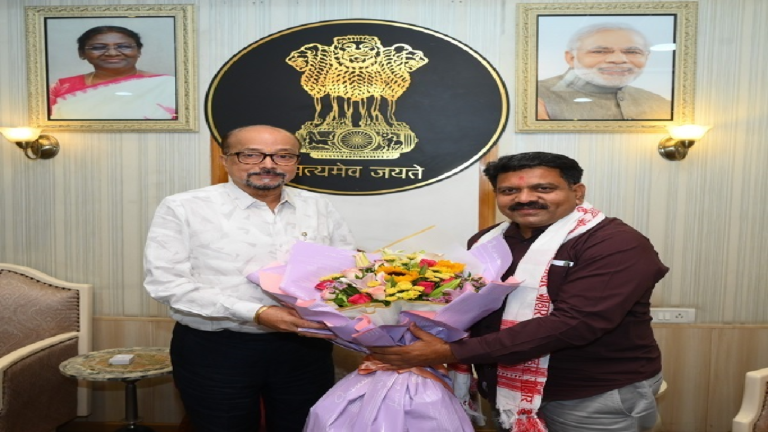 CG : राज्यपाल रमेन डेका से उप मुख्यमंत्री विजय शर्मा ने की सौजन्य मुलाकात …