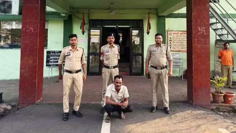 CG : कत्तानुमा हथियार लहराने वाला आरोपी गिरफ्तार, सूचना पर पुलिस ने की त्वरित कार्रवाई …