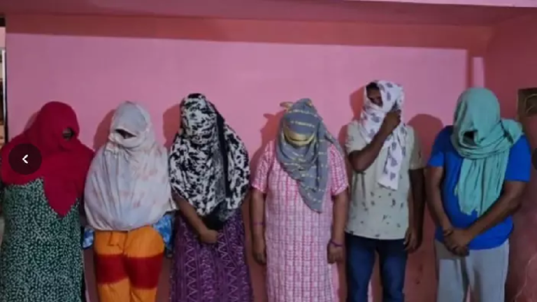 CG : देह व्यापार के खिलाफ बड़ी कार्रवाई, किराये के मकान में चल रहे सेक्स रैकेट का भंडाफोड़ …