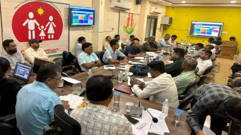 CG : मातृ-शिशु स्वास्थ्य पर फोकस, गुणवत्ता सुधारने के लिए प्रशासन सख्त …