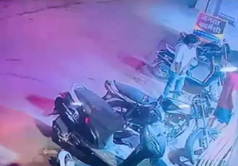 CG : अस्पताल में चाकूबाजी की कोशिश, इलाज कराने पहुंचे दो युवकों ने काटा बवाल …