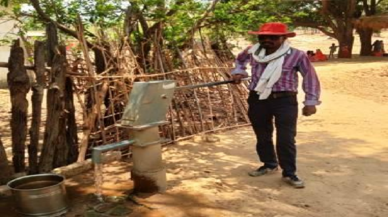 CG : ग्रामीणों ने खारिज की गंदा पानी पीने की बात, पीएचई की जांच रिपोर्ट आई सामने …