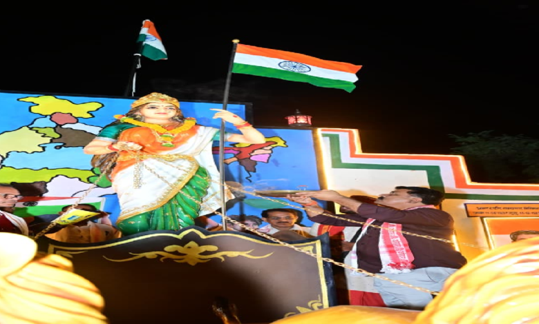 CG : विजय शर्मा ने भारत माता की प्रतिमा व शहीद स्मारक का किया लोकार्पण …