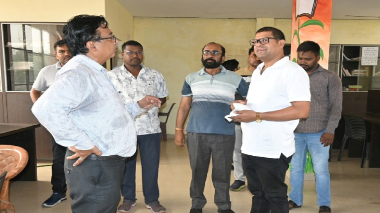 CG : निगम आयुक्त ने किया निर्माणाधीन टंकी, सफाई व्यवस्था और ई-लाइब्रेरी का निरीक्षण …
