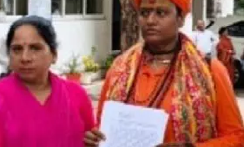 CG : नगर पालिका अध्यक्ष के खिलाफ साध्वी ने खोला मोर्चा, एसएसपी से कार्रवाई की मांग…