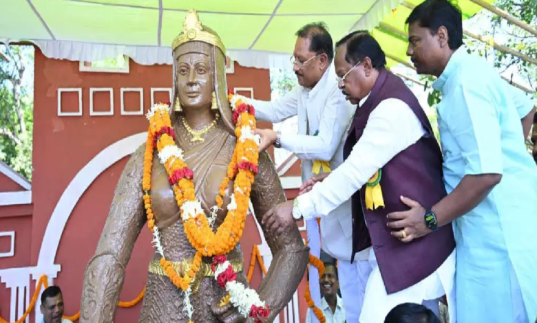 CG : CM साय ने रायपुर में वीरांगना रानी दुर्गावती की प्रतिमा पर किया माल्यार्पण…