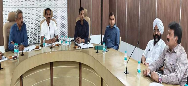 CG : छत्तीसगढ़ में अब बिना लोकेशन ट्रैकिंग सिस्टम वाली यात्री बसों पर होगी कार्रवाई …