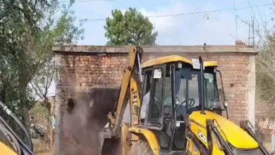 CG : नकटी में JCB लेकर पहुंचा प्रशासन, भारी फोर्स तैनात …