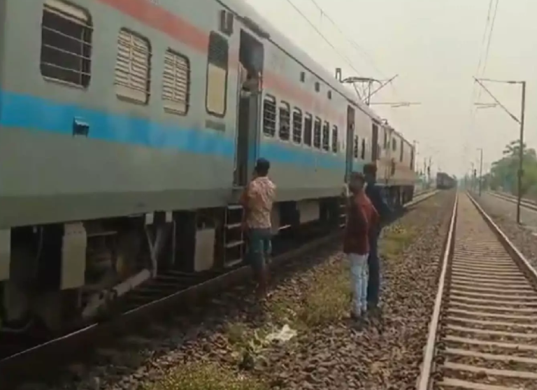 CG : छत्तीसगढ़ एक्सप्रेस और मालगाड़ी टकराने से बची …