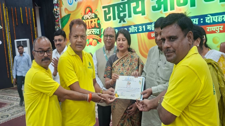 CG : कृष्ण मित्र फाउंडेशन का राष्ट्रीय मंच पर सम्मान …