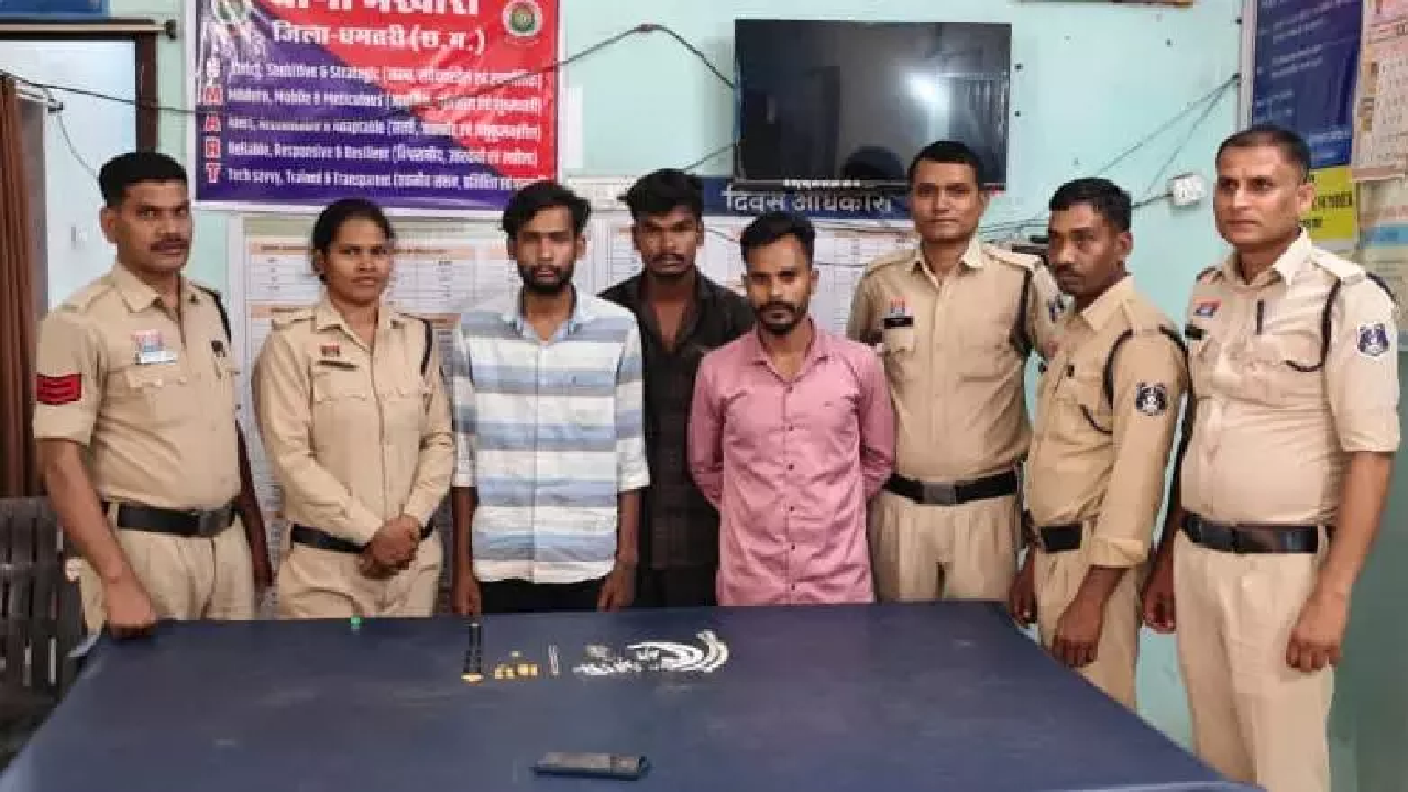 CG : कोसमर्रा के सूने मकान में हुई लाखों के चोरी का खुलासा, रायपुर के सराफा कारोबारी सहित तीन अरेस्ट …