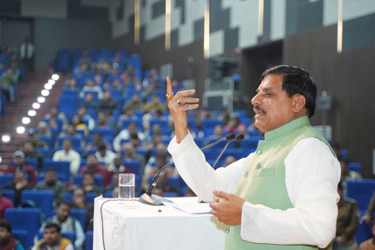 mohan_6A_2_2.jpg