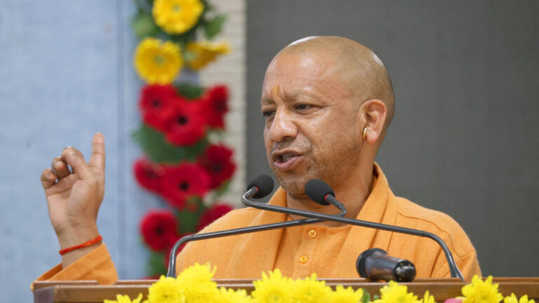 मुहर्रम पर शांति, कोई भी व्यक्ति खुलेआम हथियारों का प्रदर्शन या सड़कों पर गुंडागर्दी नहीं कर सकता: सीएम योगी