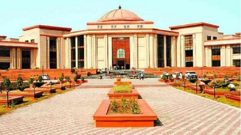 CG : हाईकोर्ट का बड़ा फैसला : परिवार में वैध जाति प्रमाण पत्र हो तो 1950 के दस्तावेज जरूरी नहीं…