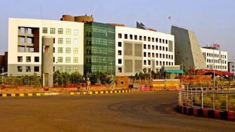 CG : अधिकारी अंशिका पांडेय के खिलाफ मंत्रालयीन कर्मचारी संघ ने खोला मोर्चा, ट्रांसफर की मांग…