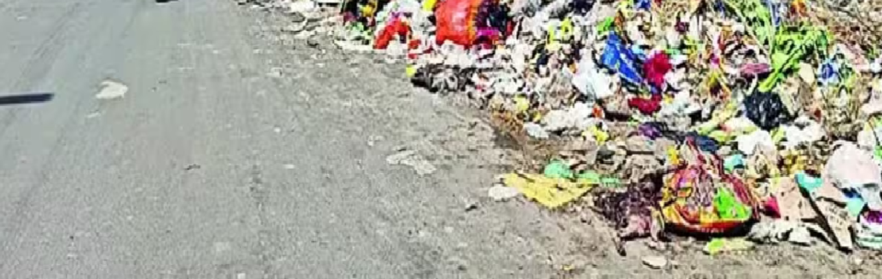 राजनांदगांव : खैरागढ़ रोड चिखली में डंप कचरे का उठाव नहीं, बीमारी फैलने का खतरा…