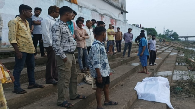 CG : महानदी में दो बच्चों की जान बचाने वाले युवक का शव बरामद, साहसिक प्रयास के दौरान डूब गया था…